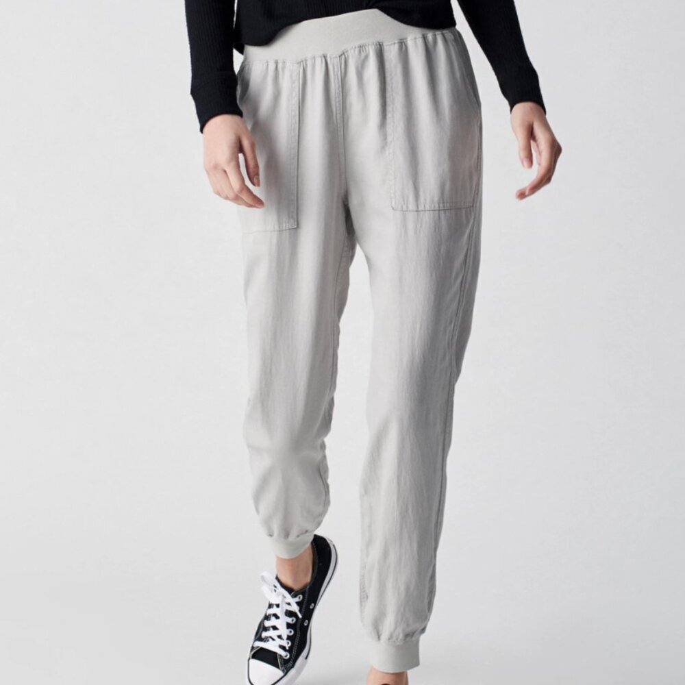 Faherty Women's Jogger Arlie Day Pant in Color Stone Size Small